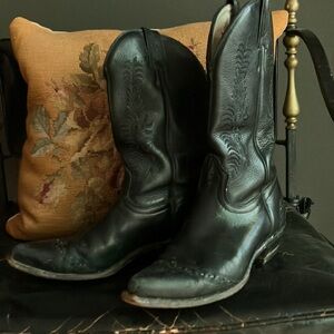 Boulet black cowboy boots. Very good used condition.